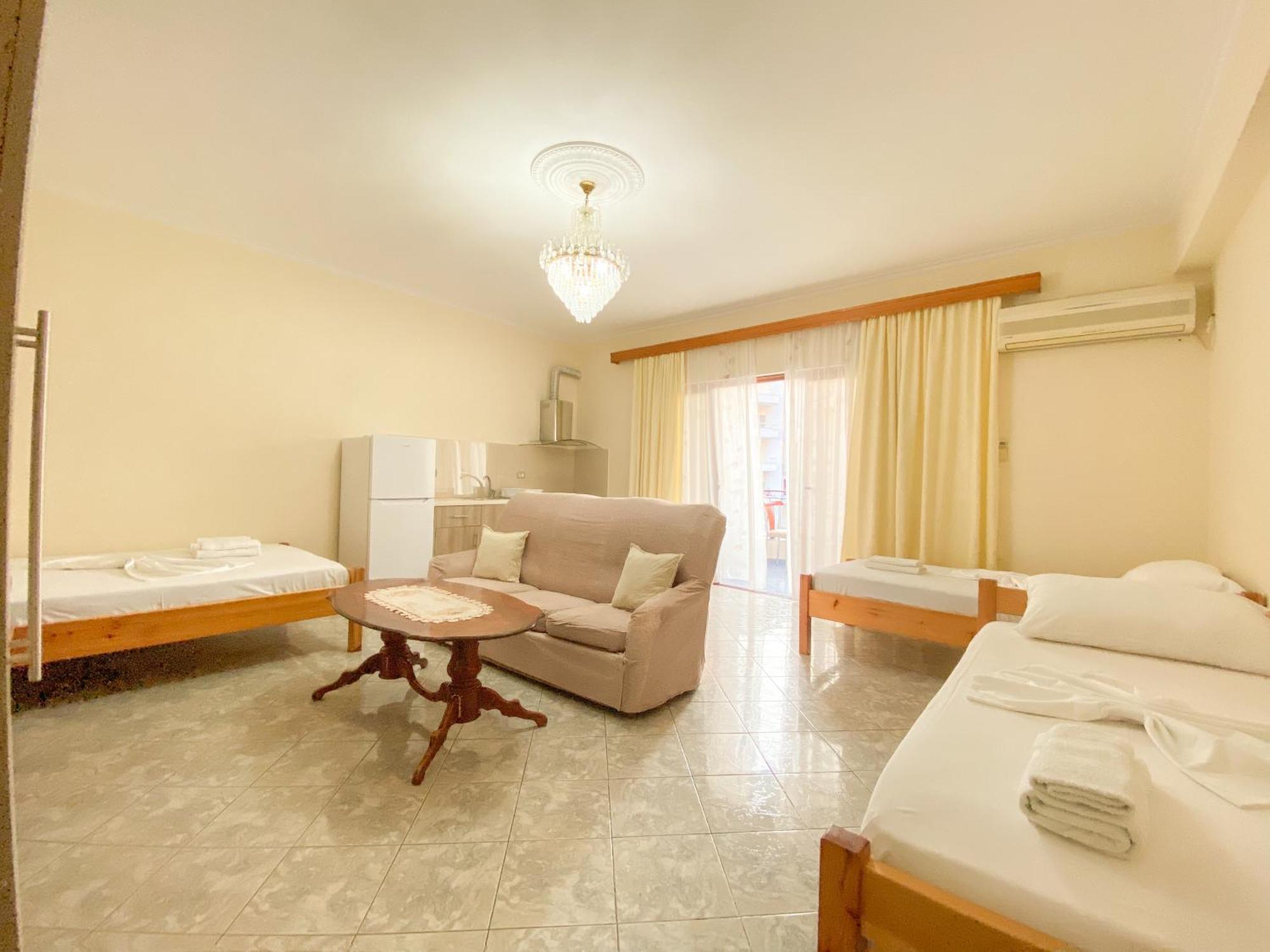 Summerland Apartament *